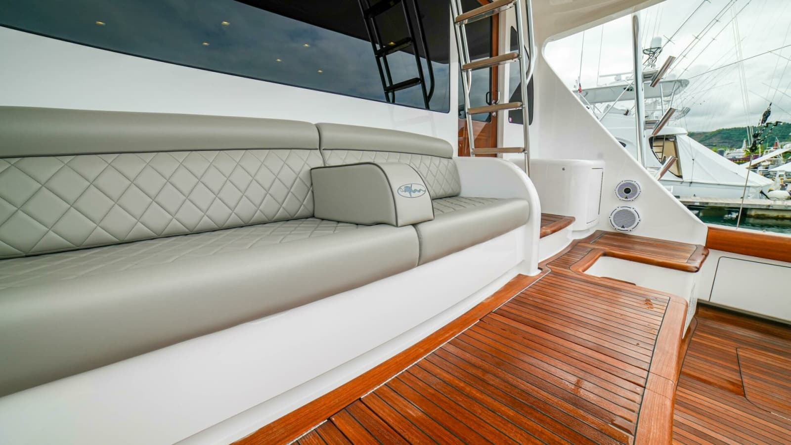 2023 Viking 72 Convertible - Photo 12