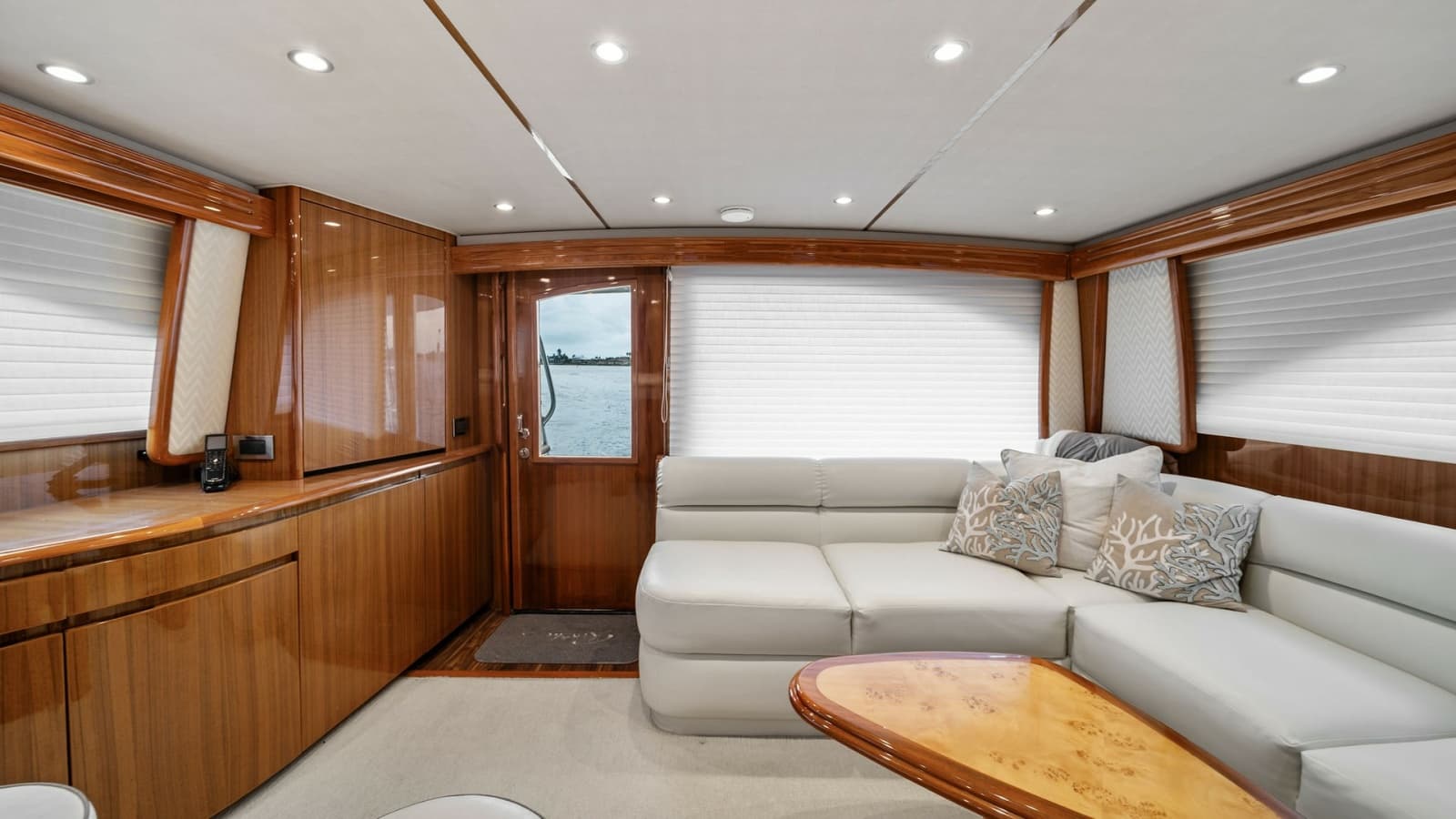 2015 Viking 55 Convertible - Photo 29