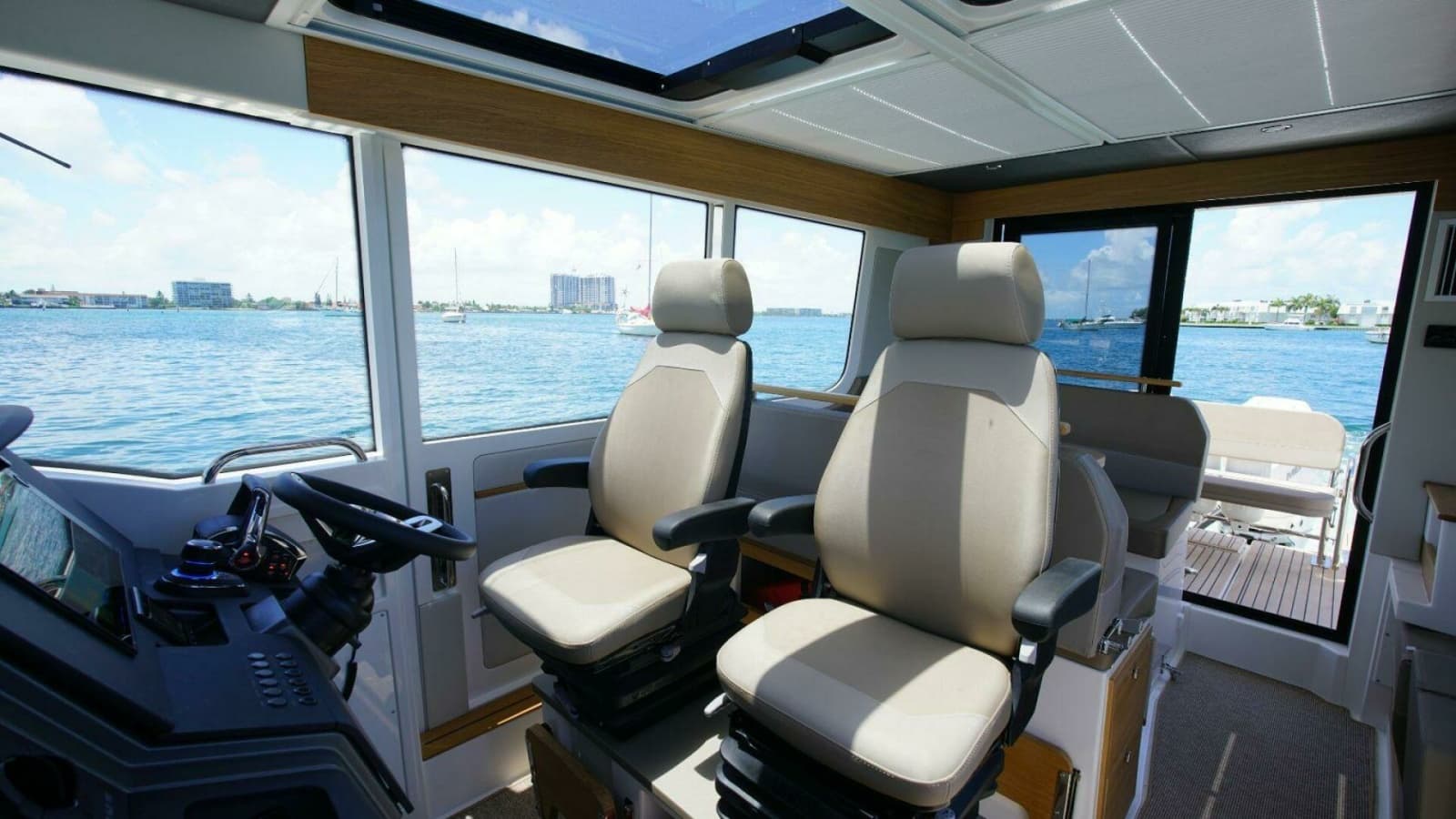 2024 Nimbus Commuter 11 - Photo 19