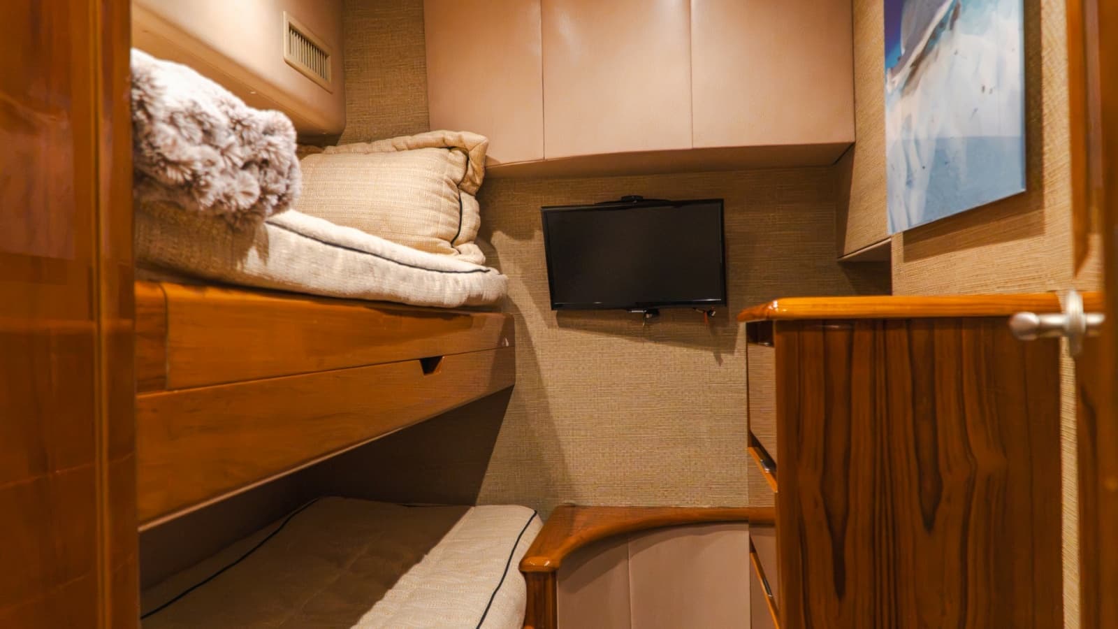 2014 Viking 66 Convertible - Photo 25