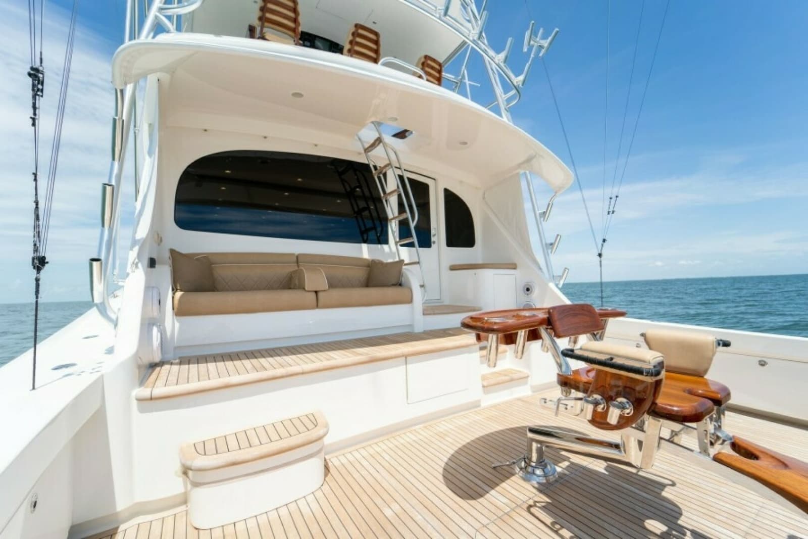 2018 Viking 72 Convertible - Photo 20