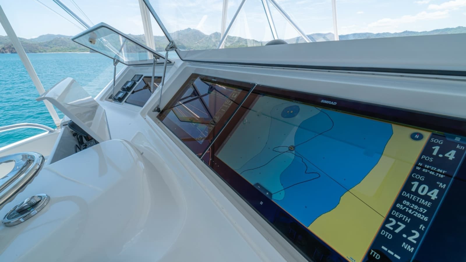 2005 Viking 61 Convertible - Photo 66