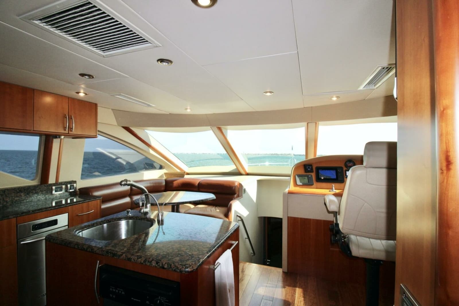 2007 Lazzara Yachts 74 Motor Yacht - Photo 51