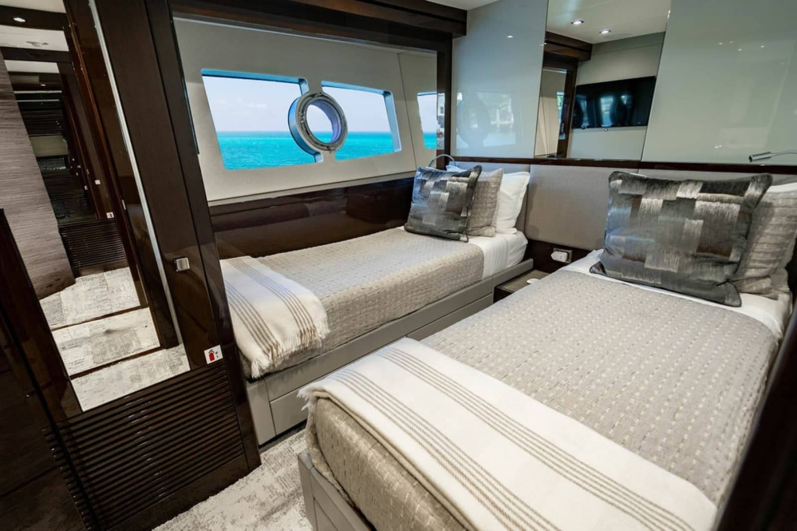 2019 Sunseeker 95 Motor Yacht - Photo 78