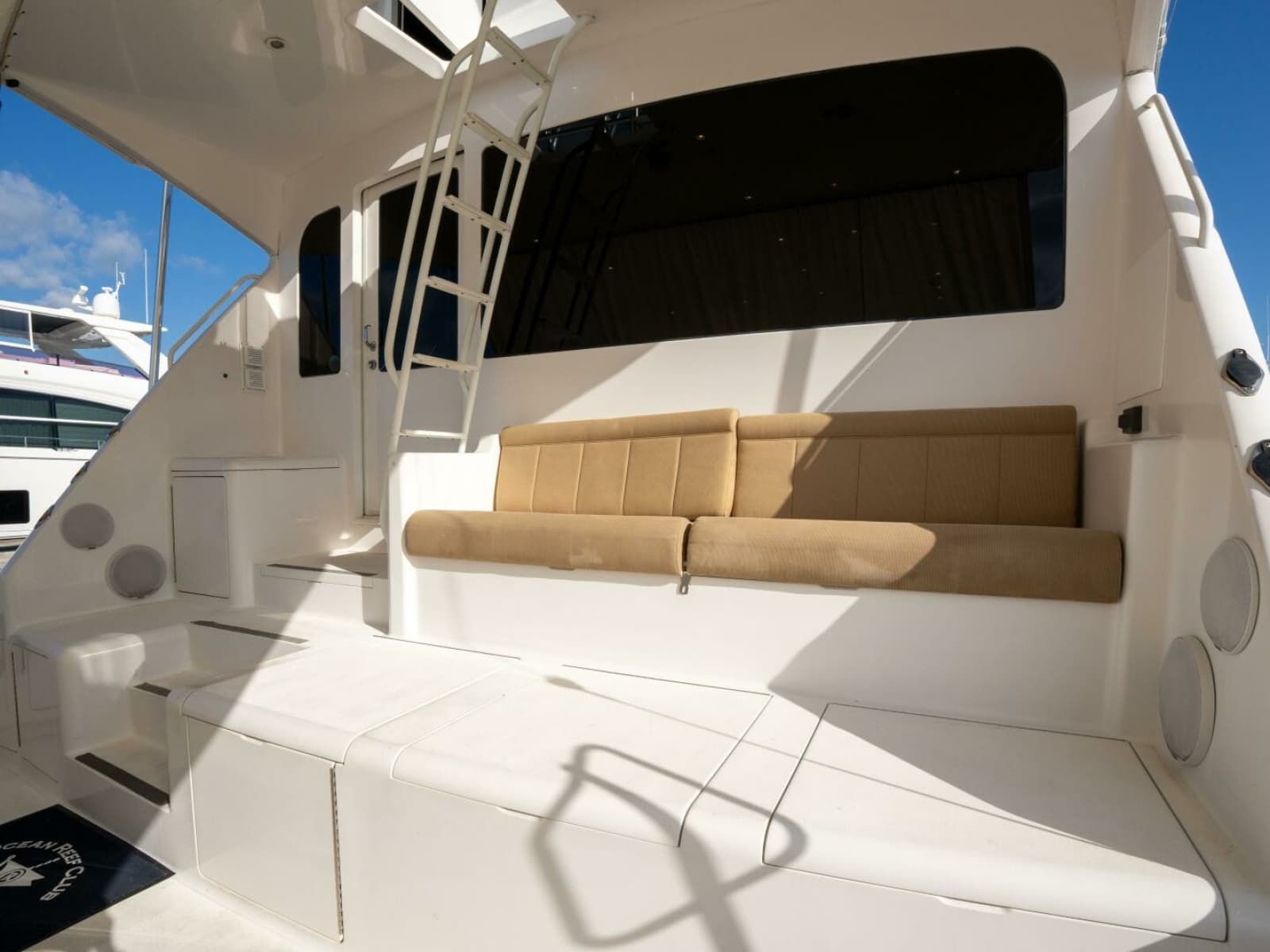 2005 Viking 74 Enclosed Bridge - Photo 10