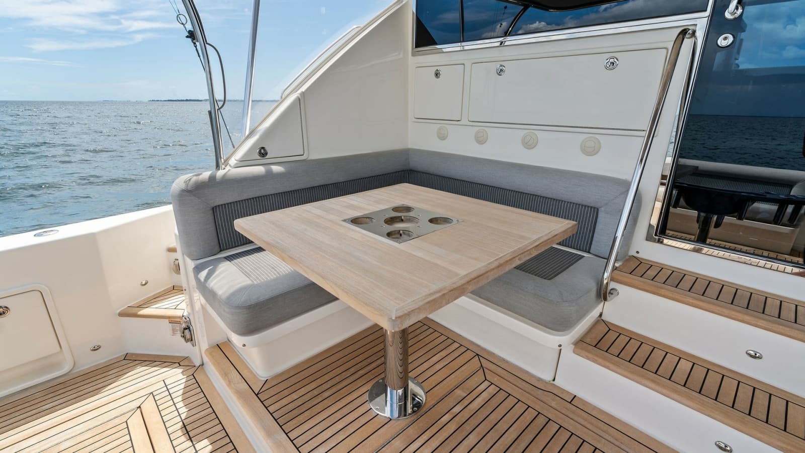 2021 Riviera 57 Enclosed Bridge - Photo 19