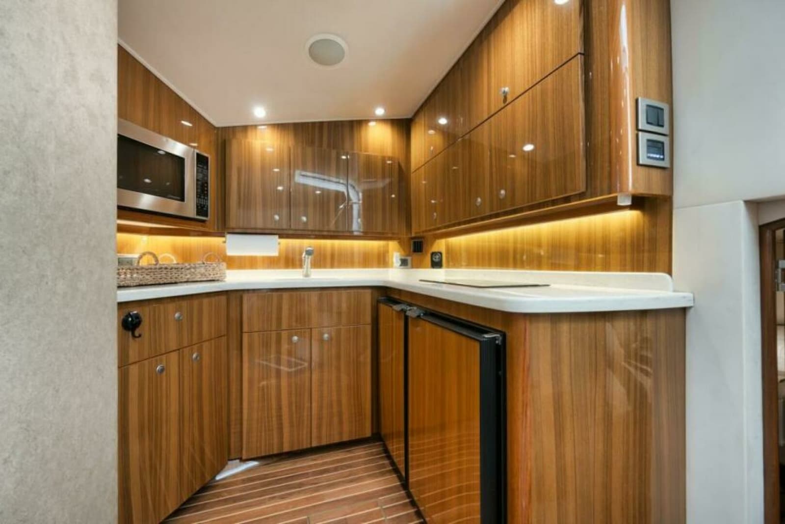 2015 Viking 42 Open - Photo 5