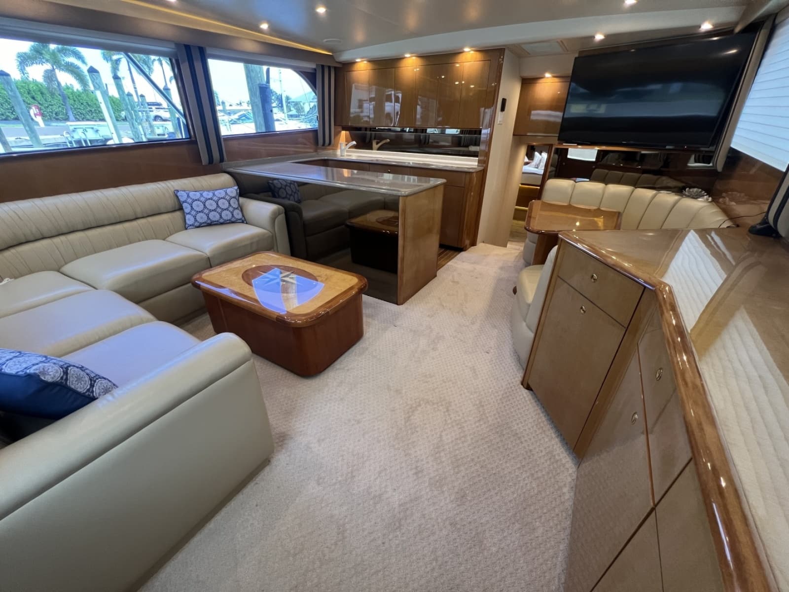 2003 Viking 52 Convertible - Photo 20