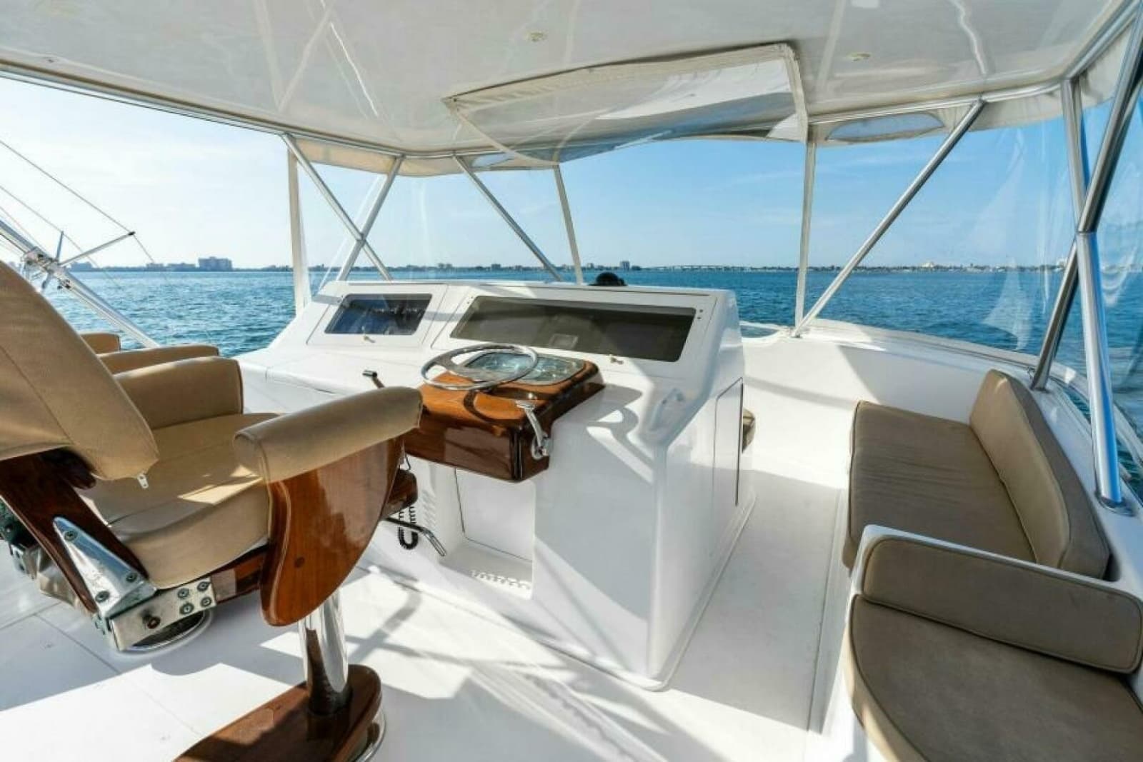 2003 Viking 48 Convertible - Photo 2
