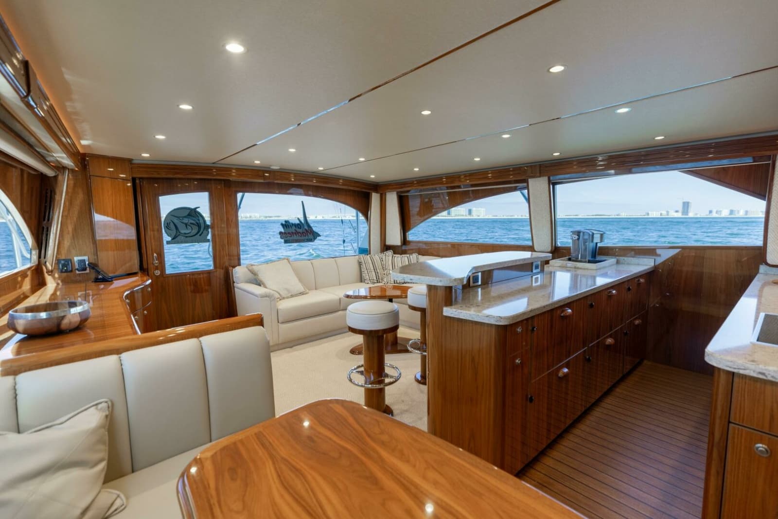 2020 Viking 62 Convertible - Photo 10