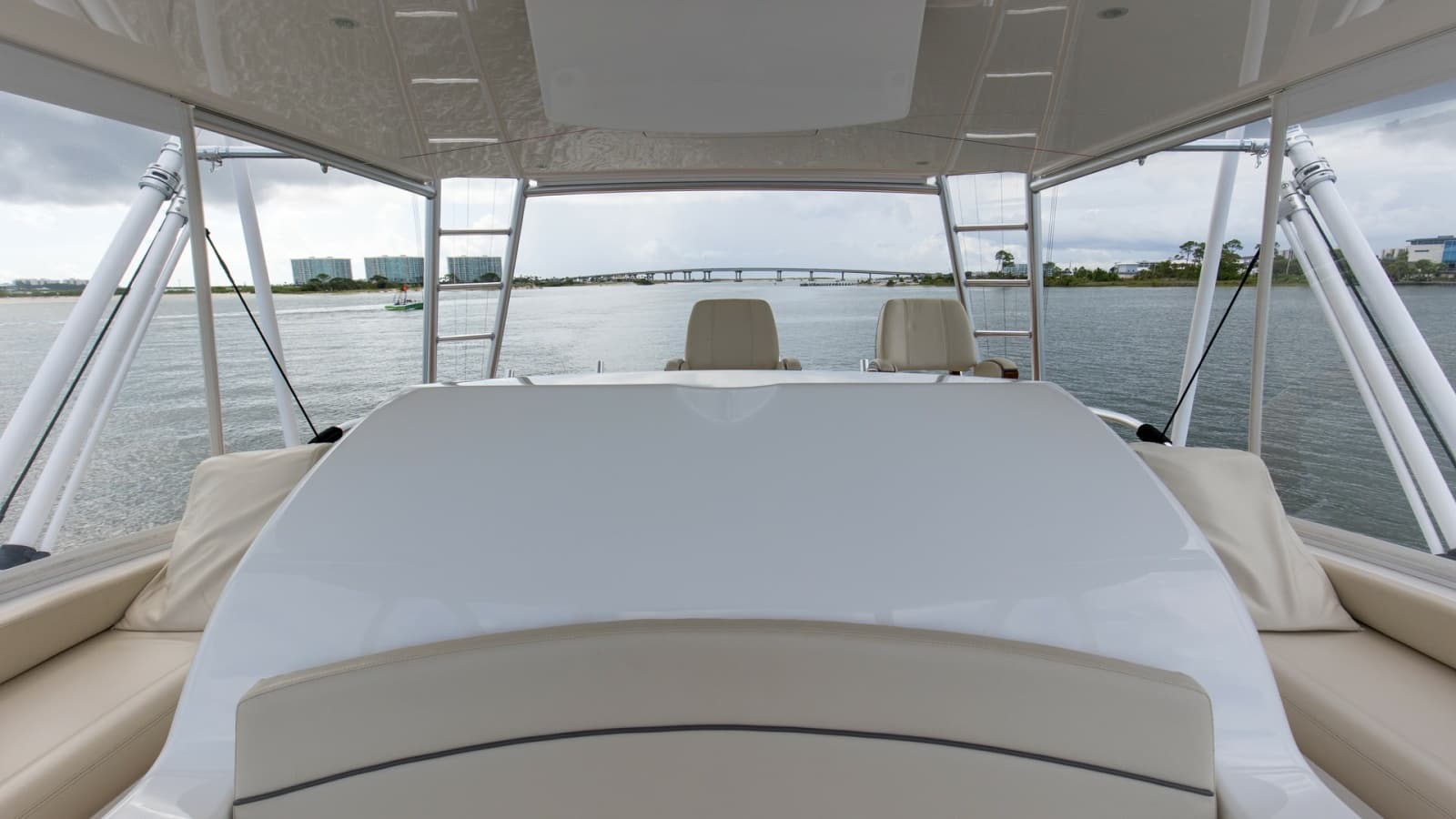 2022 Viking 58 Convertible - Photo 30