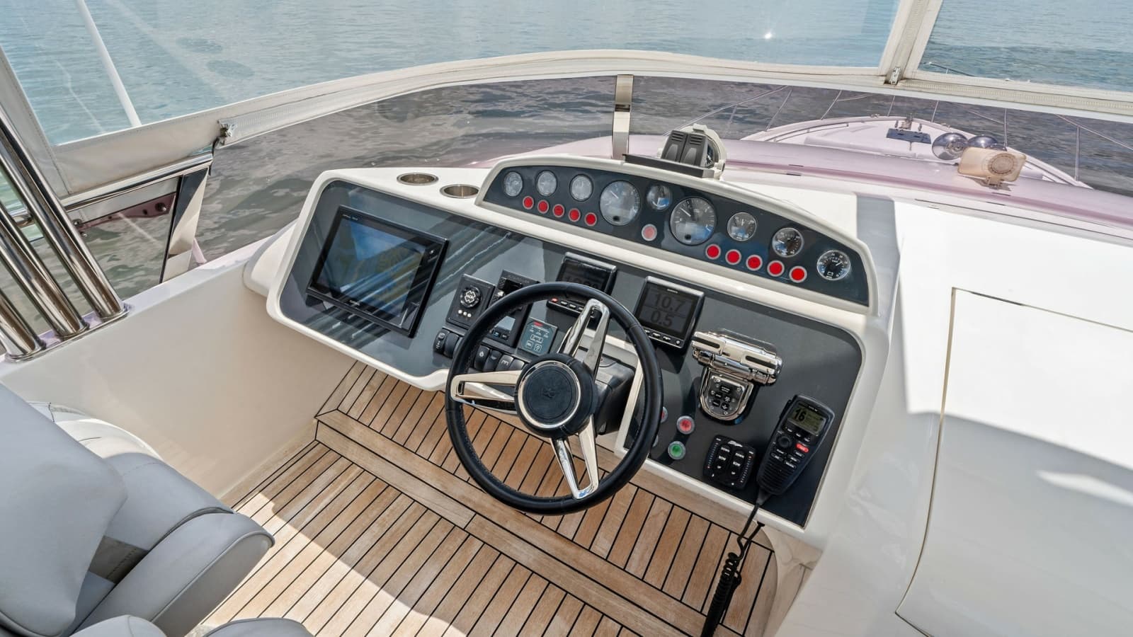 2016 Princess 64 Flybridge - Photo 67