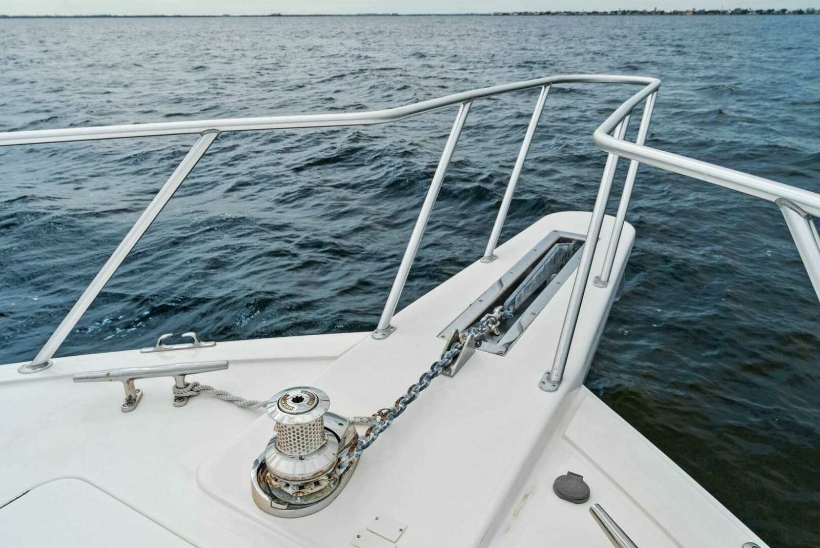 2006 Viking 61 Convertible - Photo 40