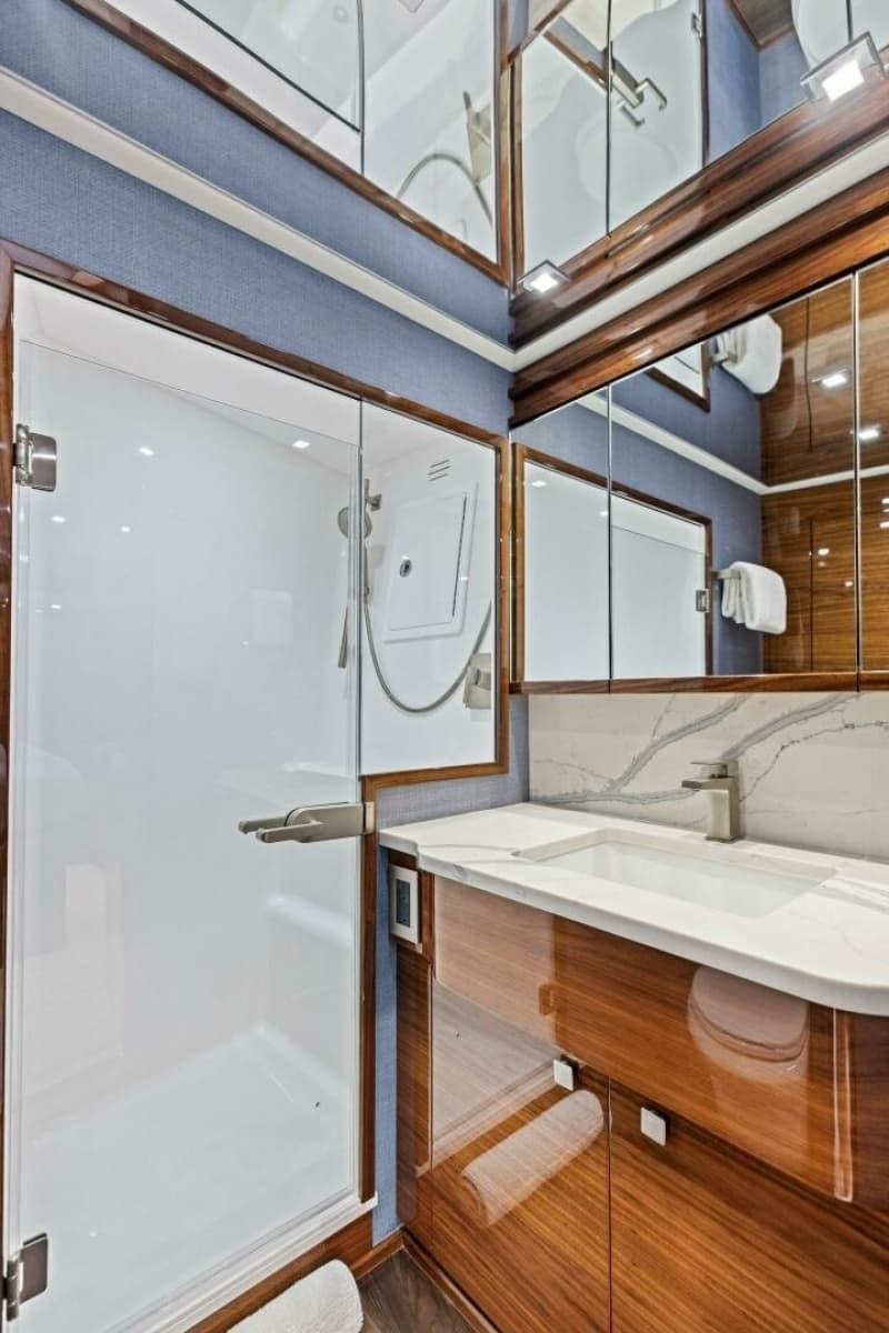 2026 Viking 82 Convertible - Photo 123