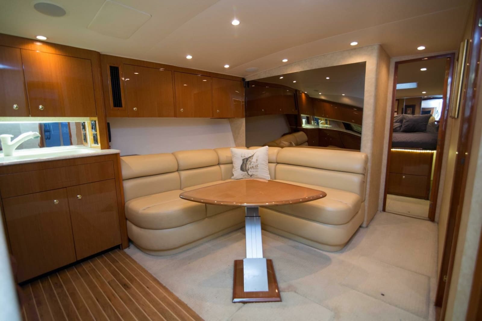 2001 Viking 50 Express - Photo 2