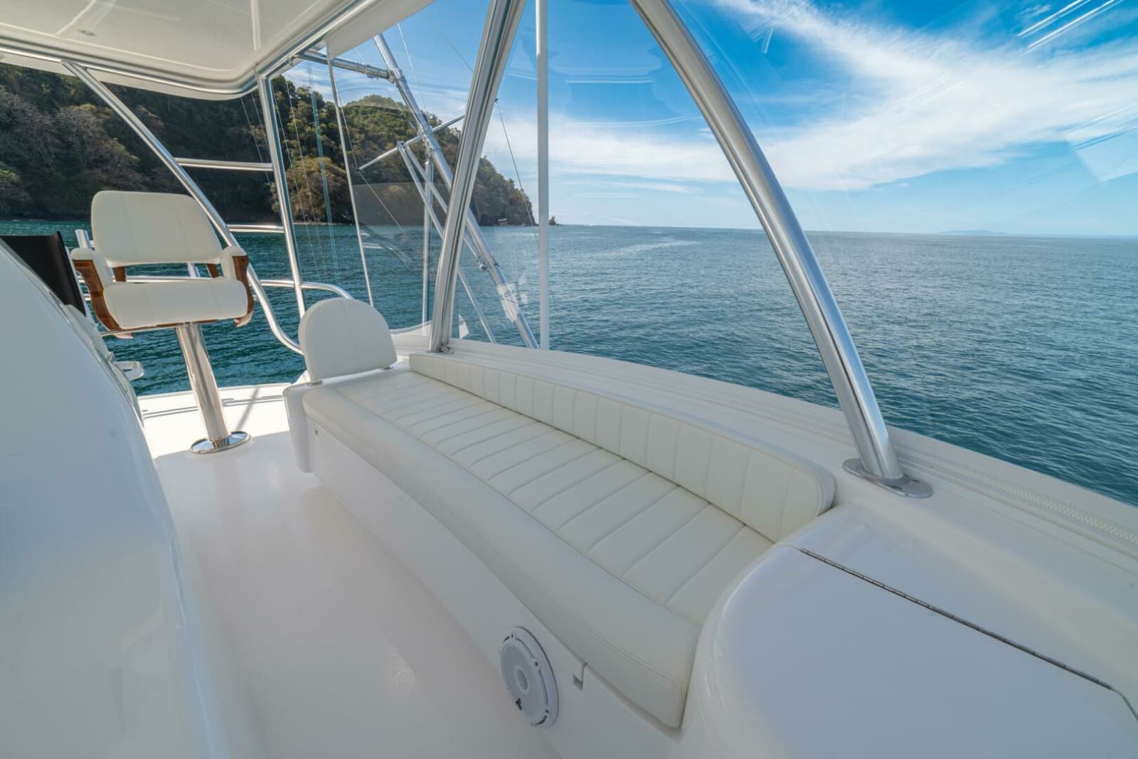 2025 Viking 58 Convertible - Photo 40