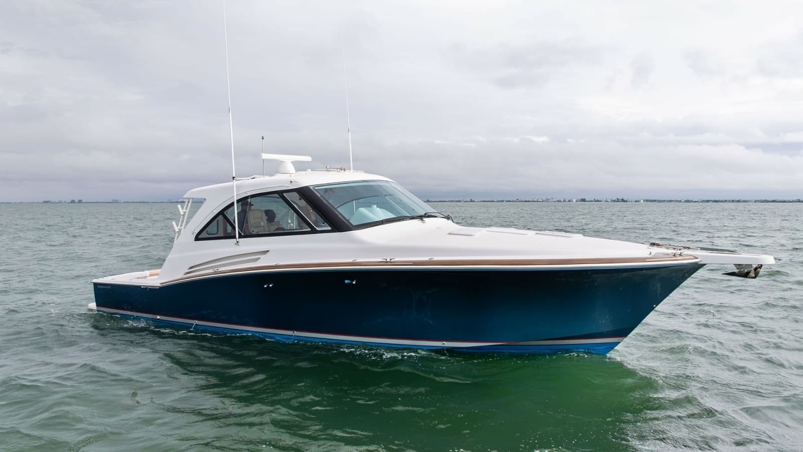 2017 Hatteras GT 45X - Photo 1