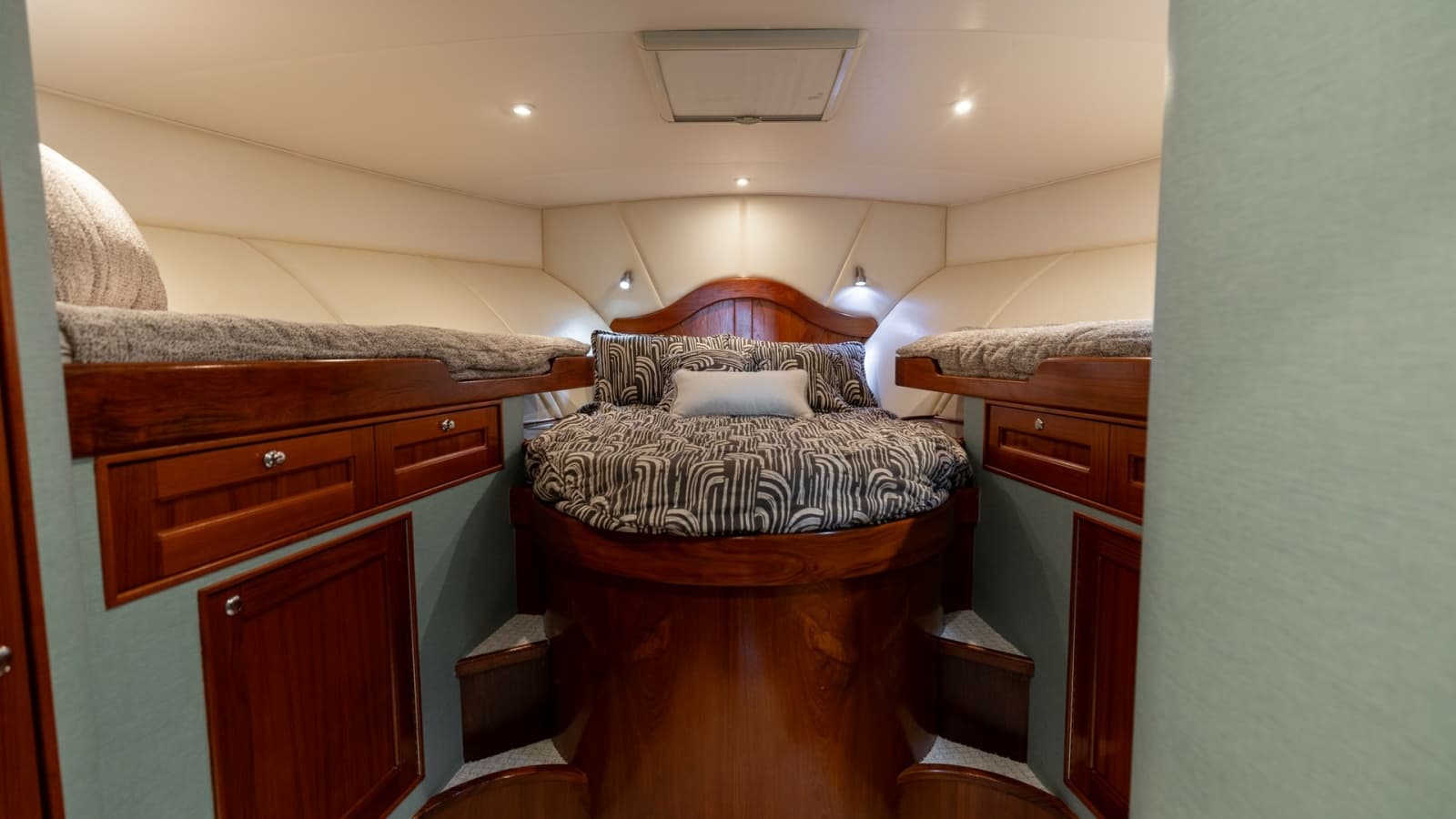 2006 Blackwell 65 Convertible - Photo 18