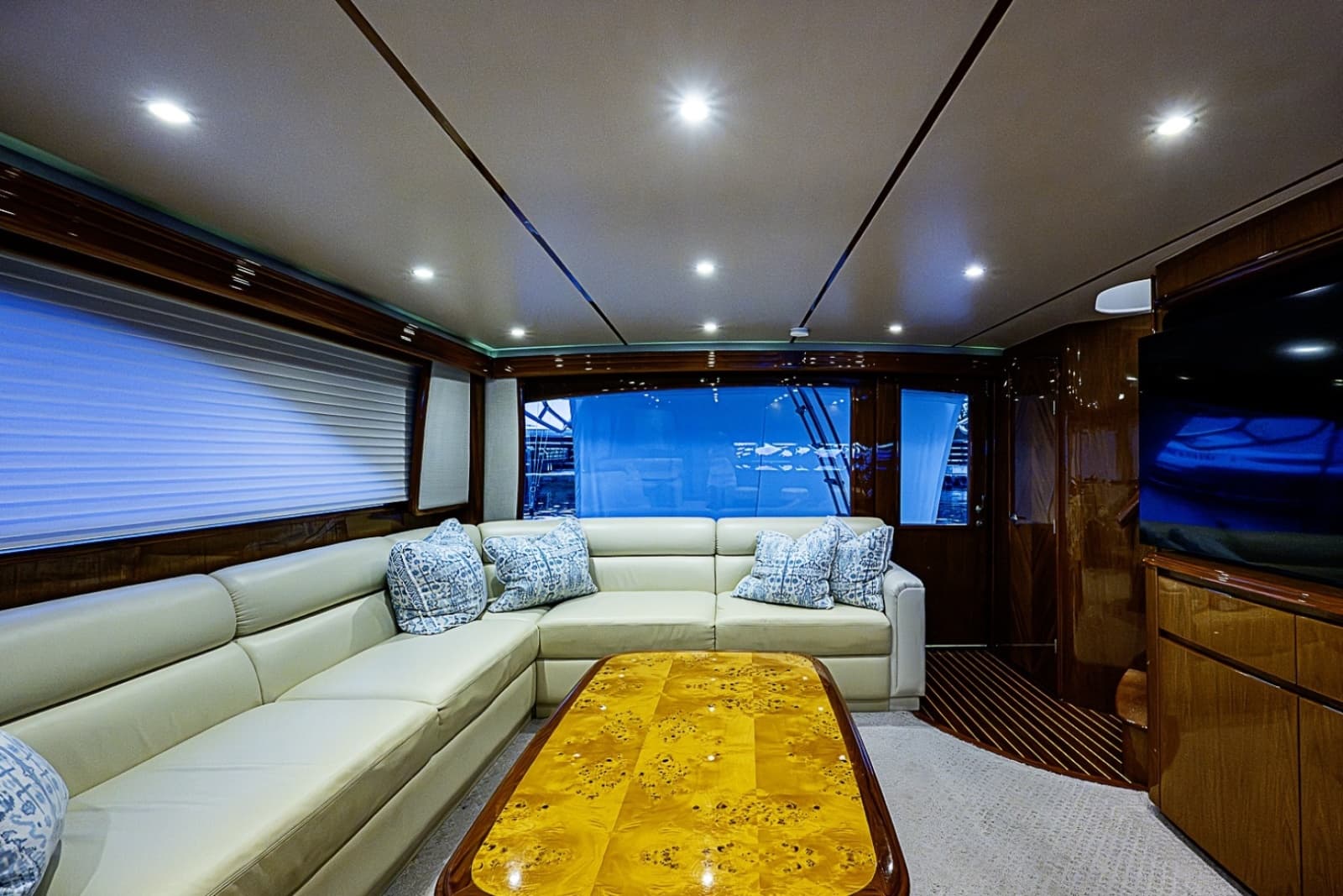 2011 Viking 76 Enclosed Bridge - Photo 11