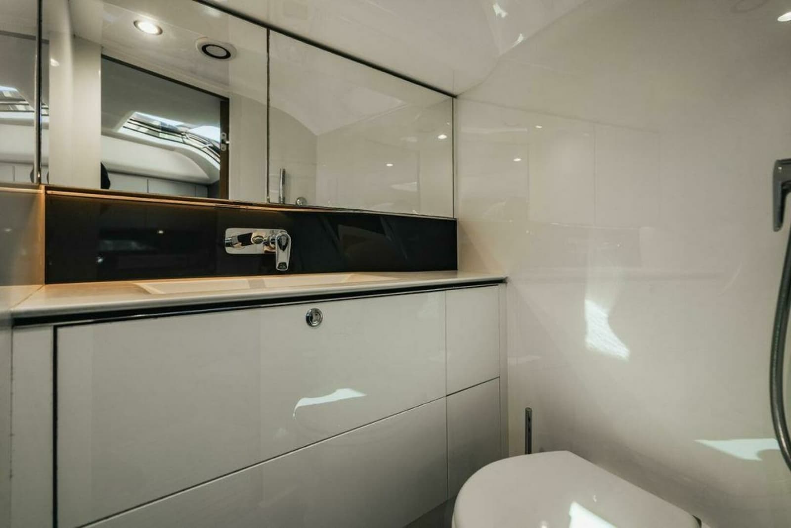 2020 Princess R35 - Photo 25