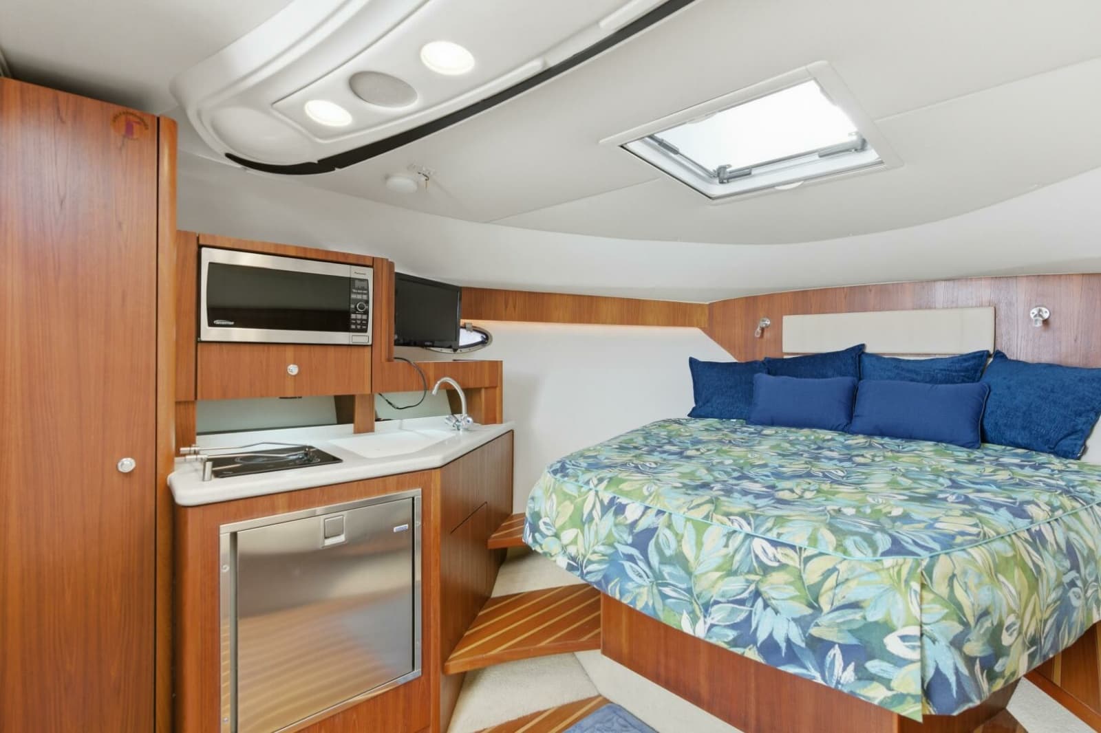 2011 Tiara Yachts 3100 Open - Photo 28