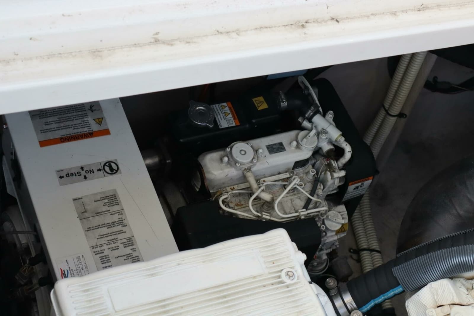 2015 Sea Ray 410 Sundancer - Photo 93