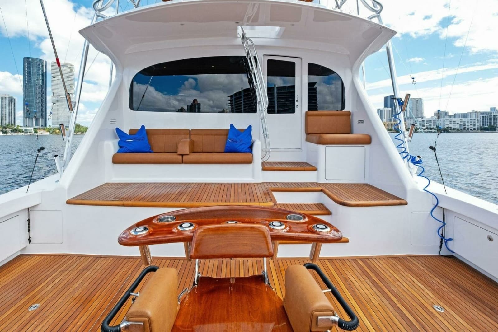 2012 Viking 82 Convertible - Photo 127