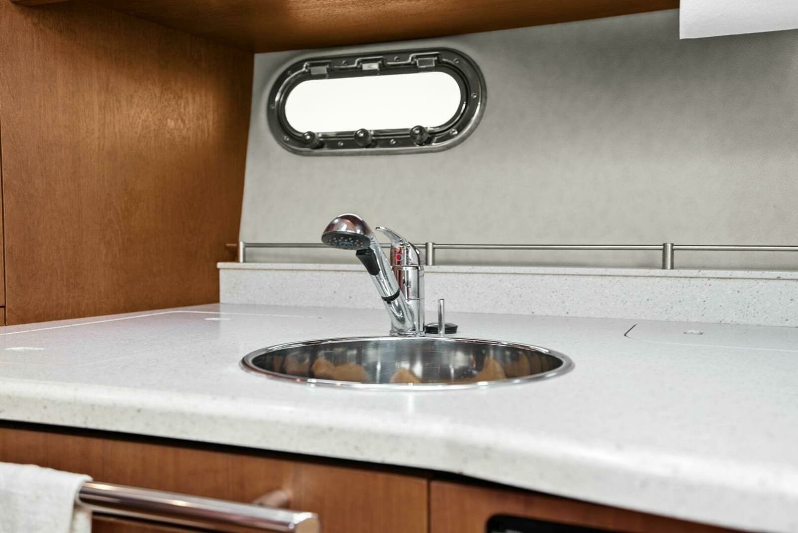 2008 Tiara Yachts 3500 Sovran - Photo 16