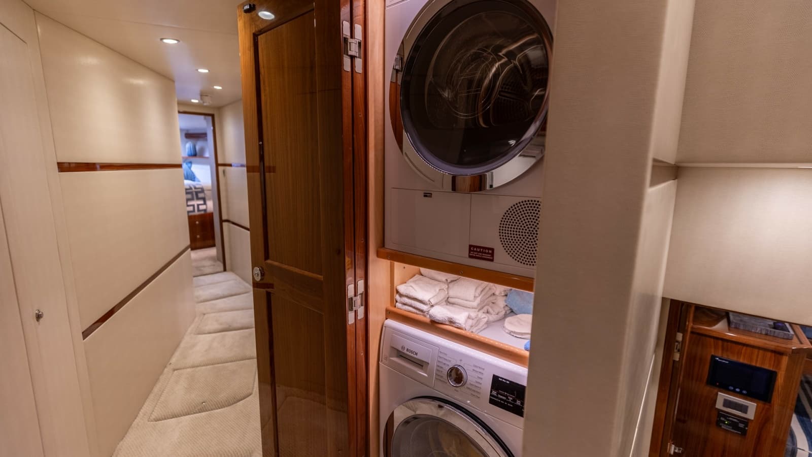 2019 Viking 68 Convertible - Photo 13