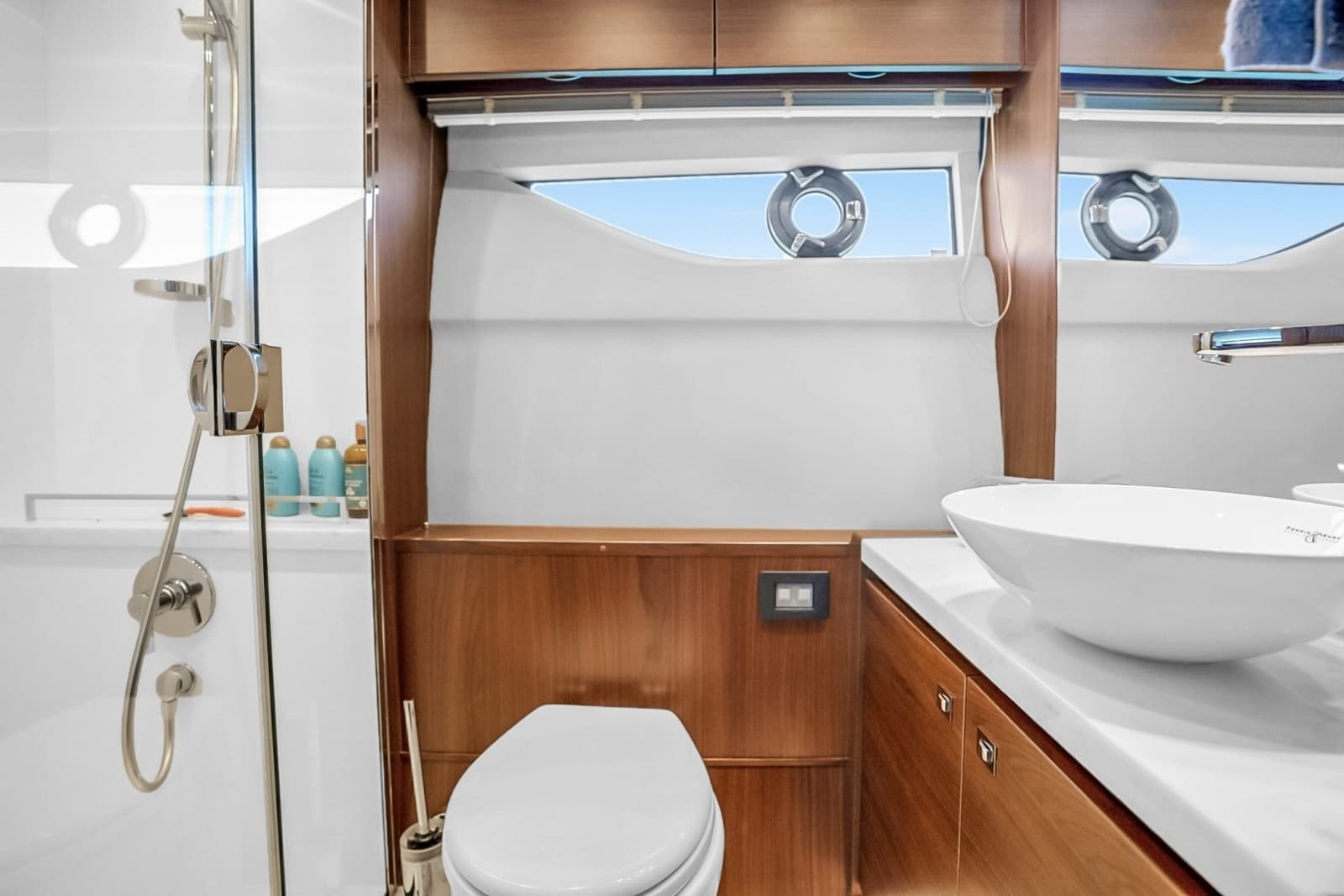 2016 Princess V58 - Photo 36