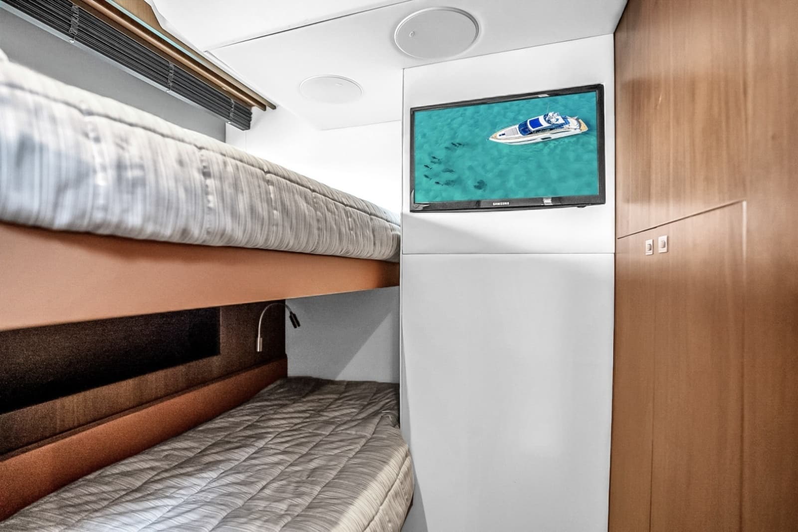 2016 Princess V58 - Photo 51