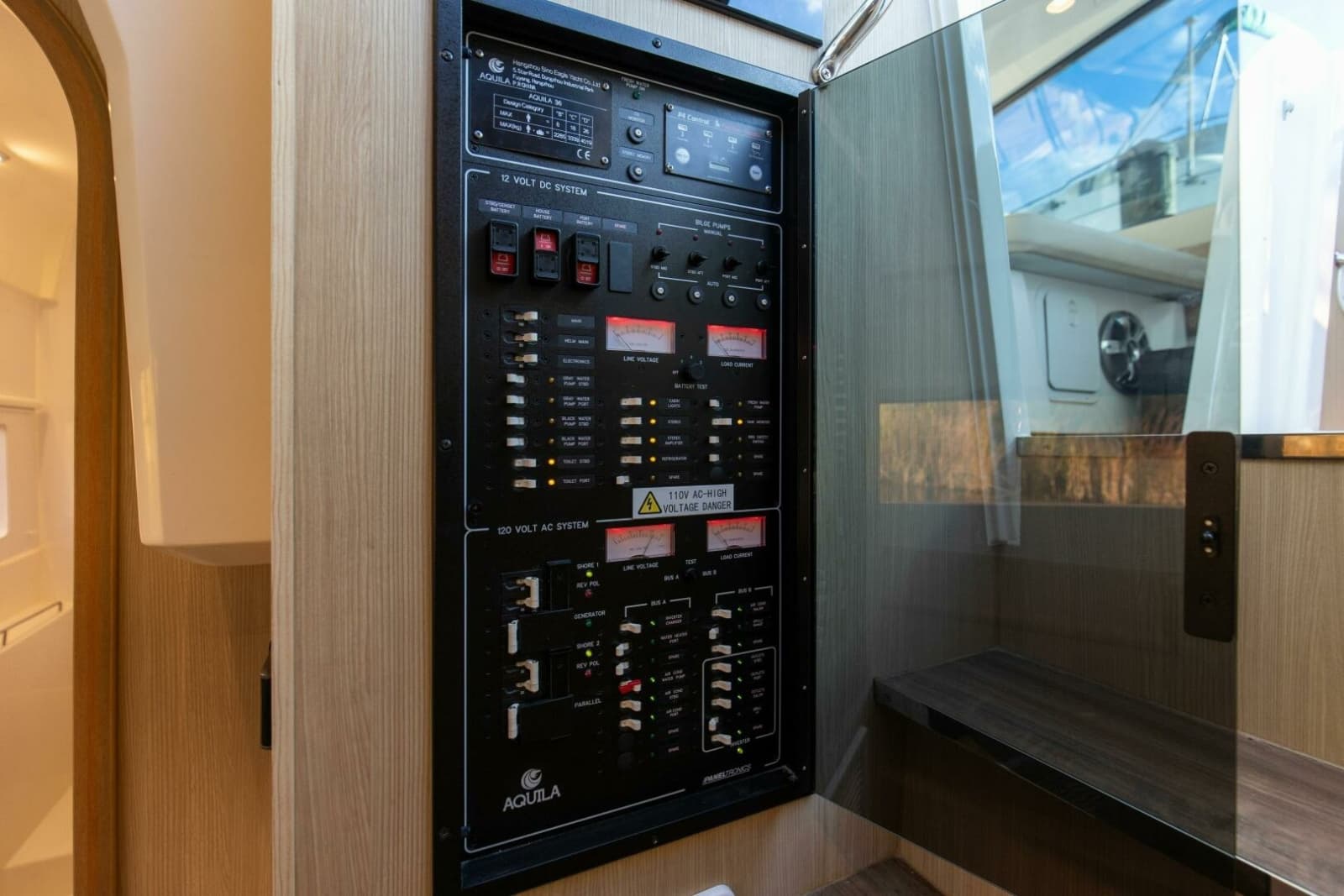 2018 Aquila 36 Power Cat - Photo 8