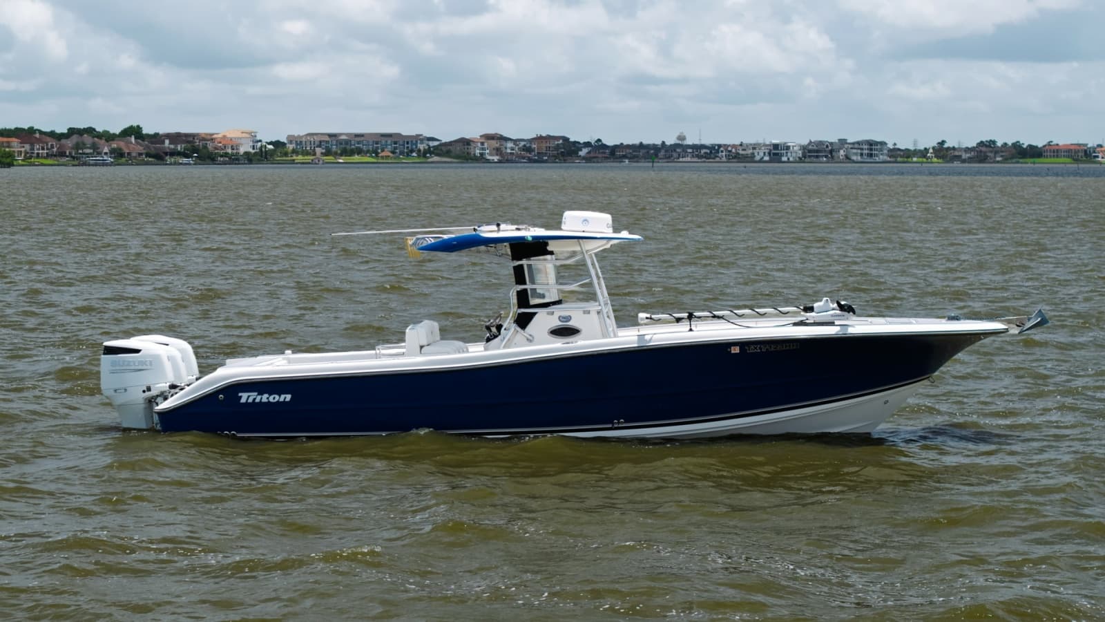 2005 Triton 351 Center Console - Photo 1
