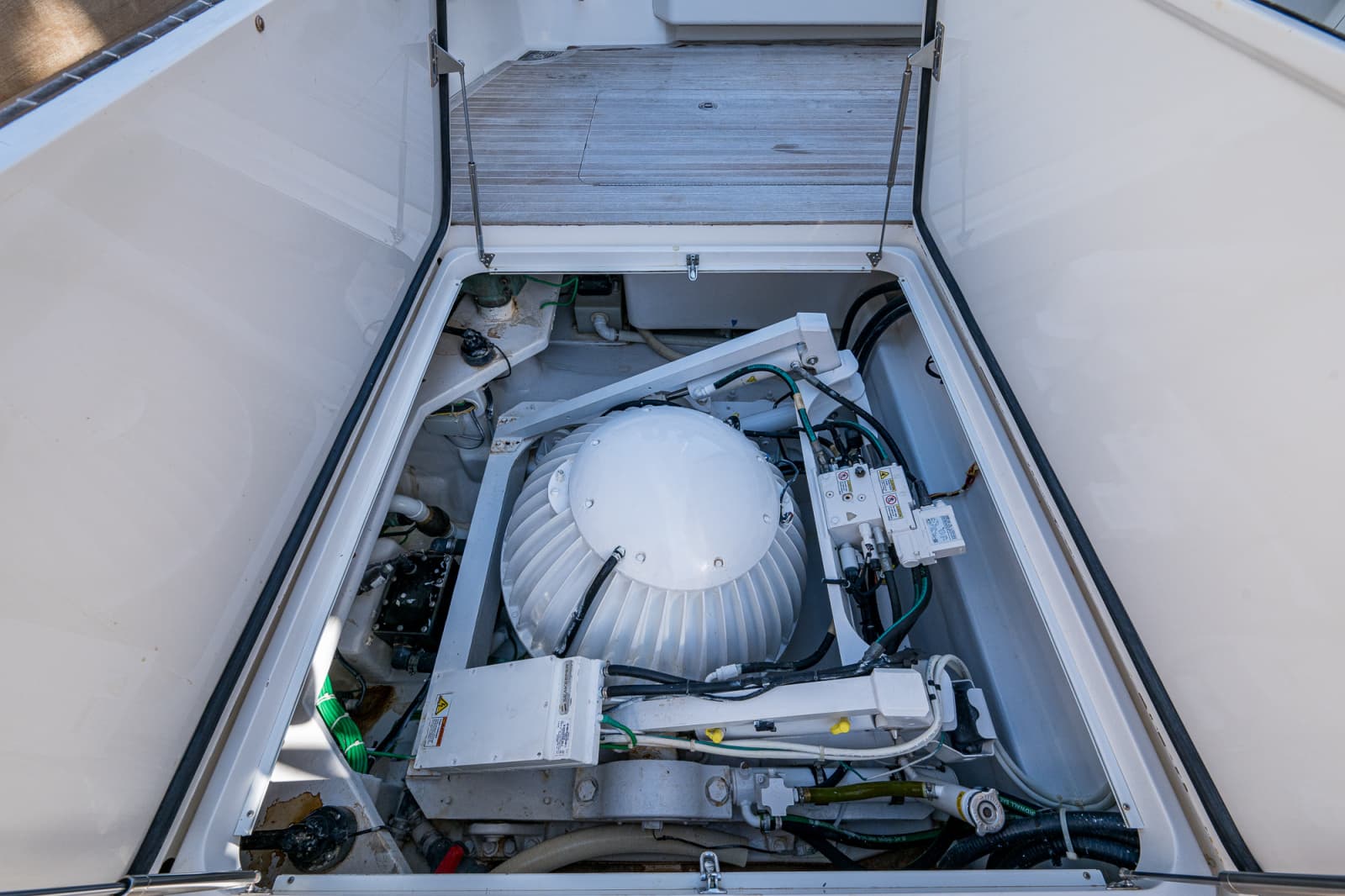 2011 Viking 76 Enclosed Bridge - Photo 14