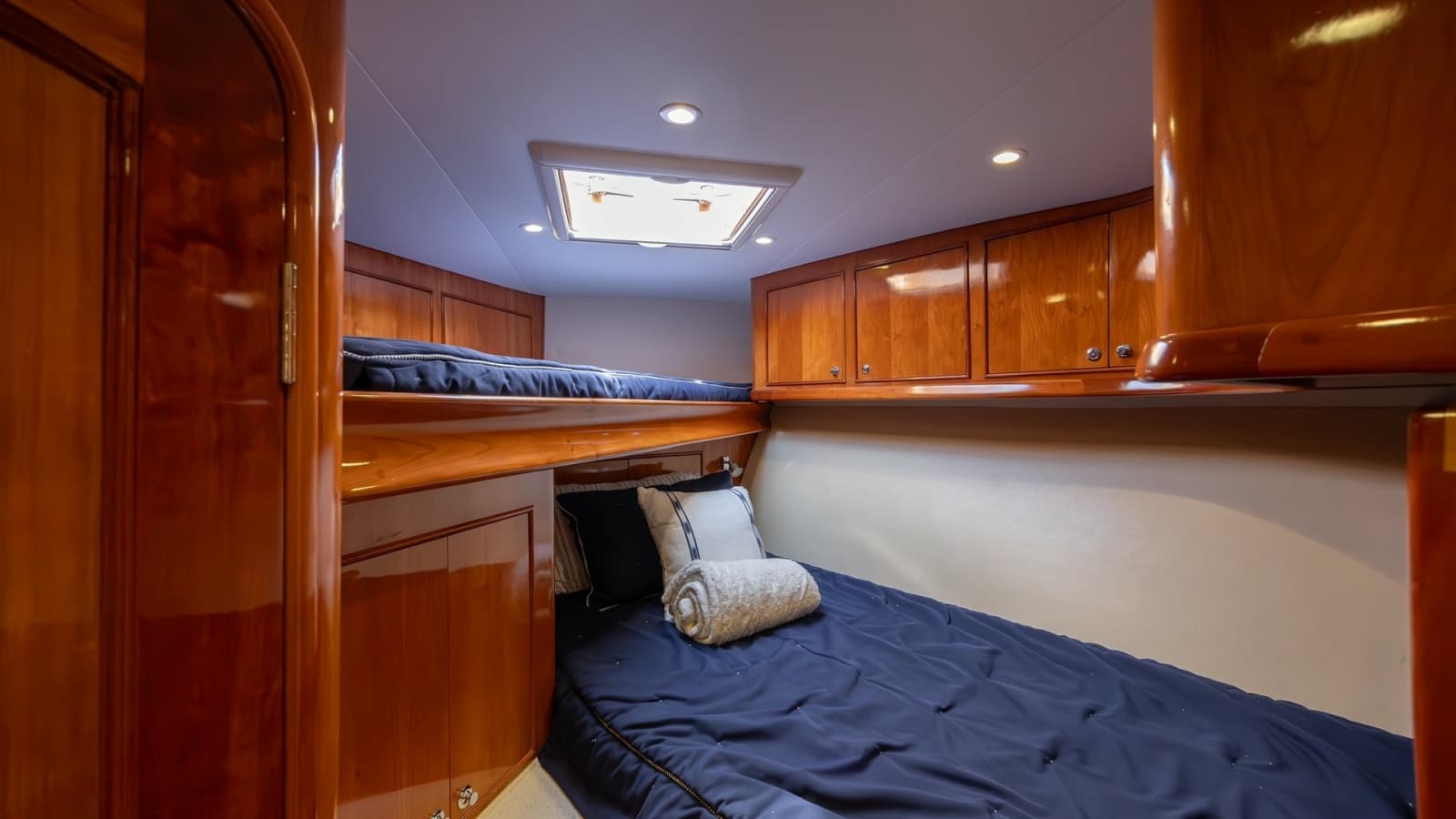 2008 Winter Custom Yachts 62 Sportfish - Photo 19