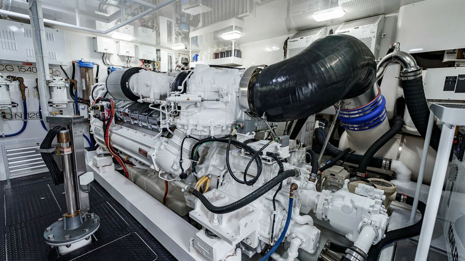 2019 Viking 80 Skybridge - Photo 61