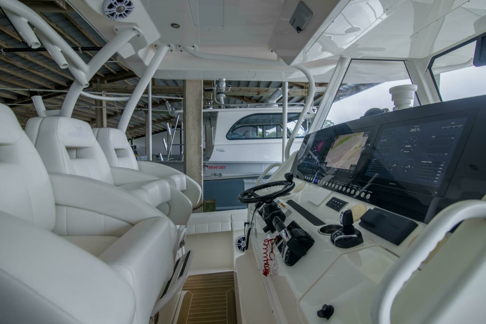 2021 Regulator 41 Center Console - Photo 8
