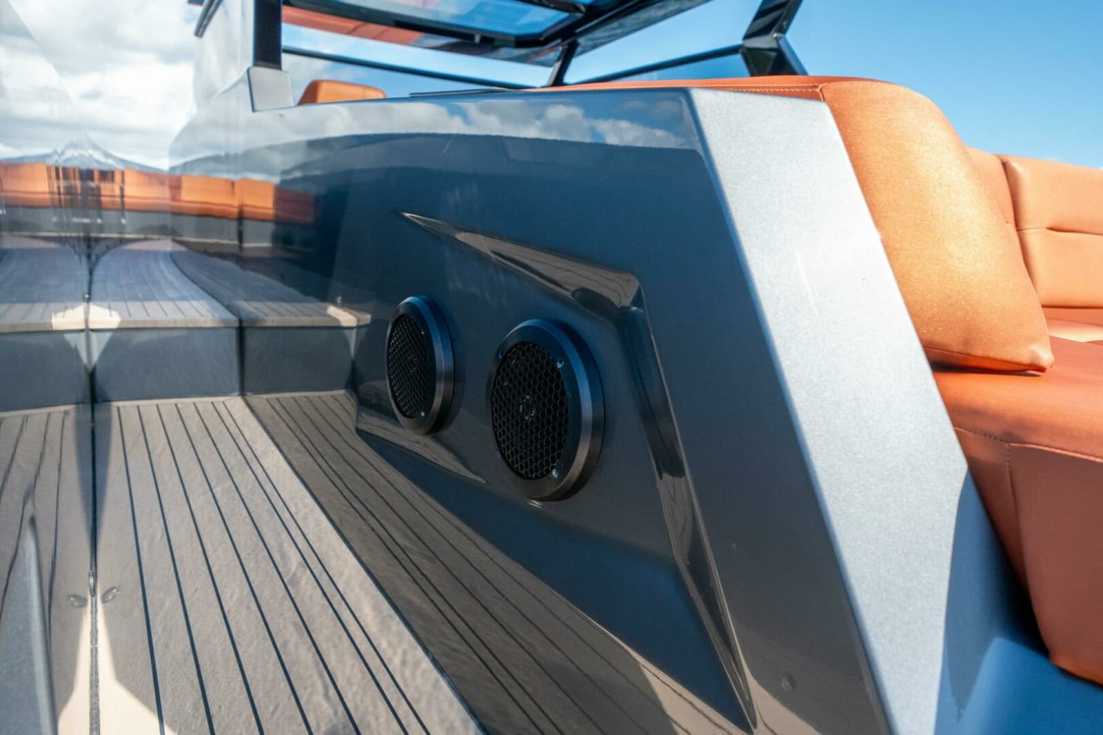 2022 Vanquish Yachts VQ45 - Photo 8