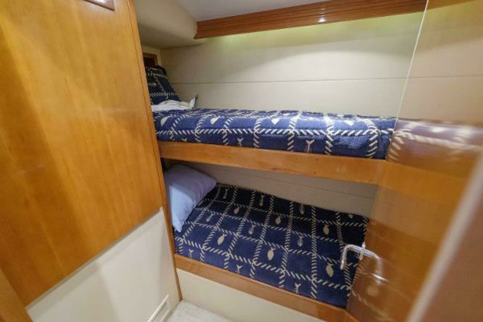 2002 Hatteras 50 Convertible - Photo 28