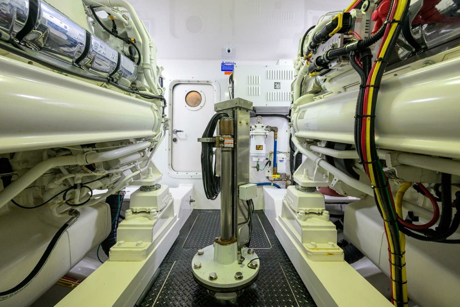 2021 Viking 72 Convertible - Photo 42