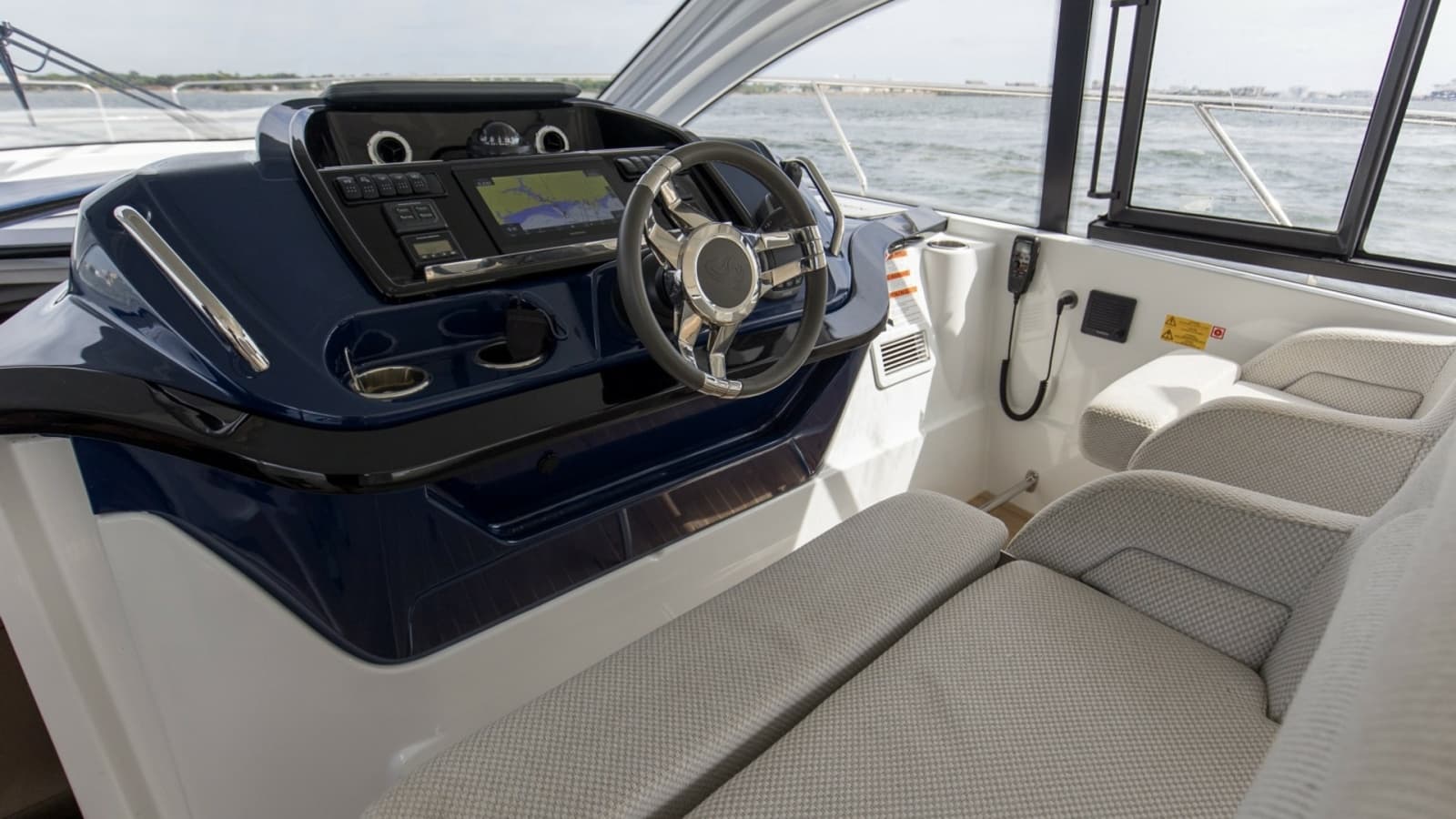 2022 Beneteau 41 Grand Turismo - Photo 3