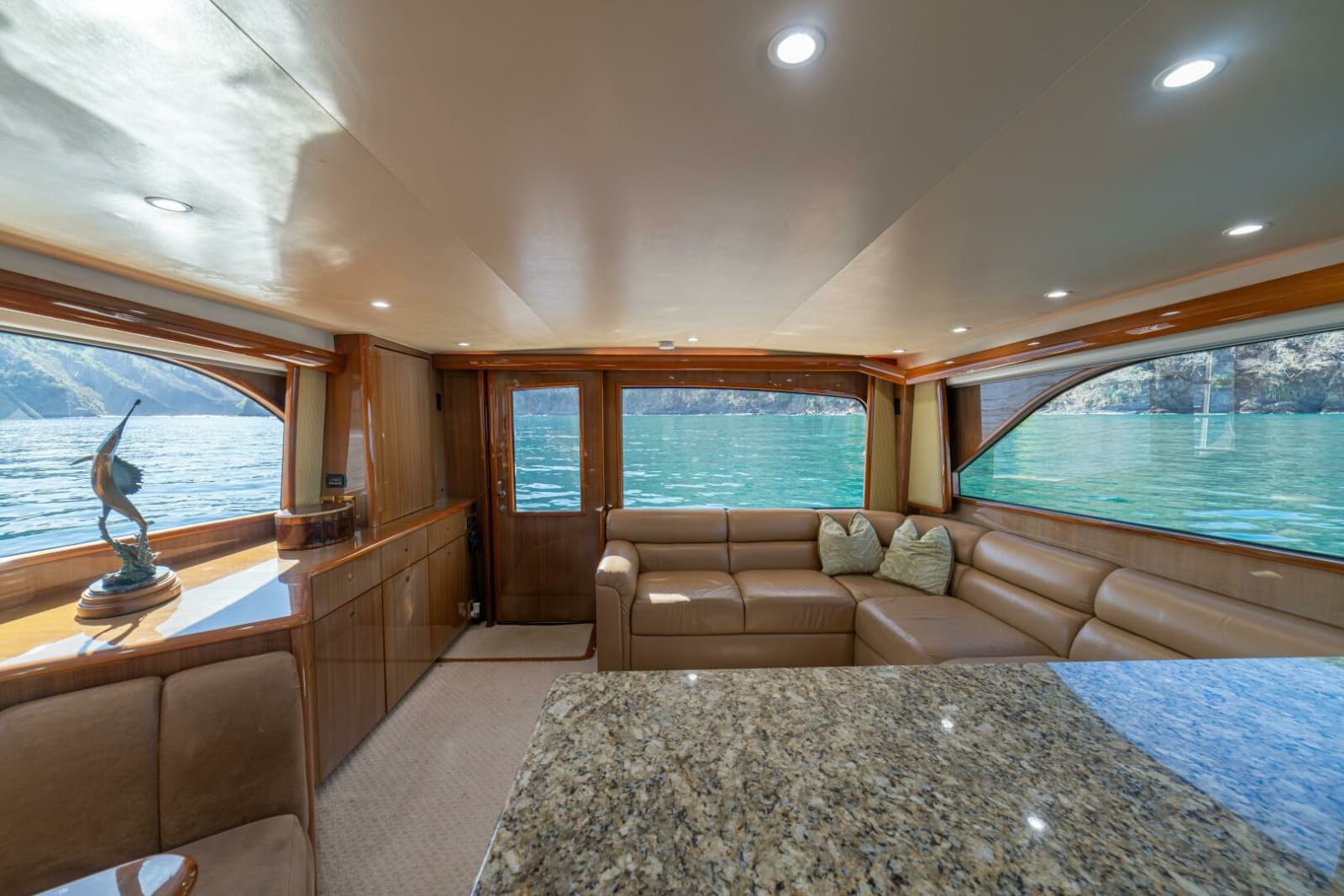 2006 Viking 56 Convertible - Photo 28