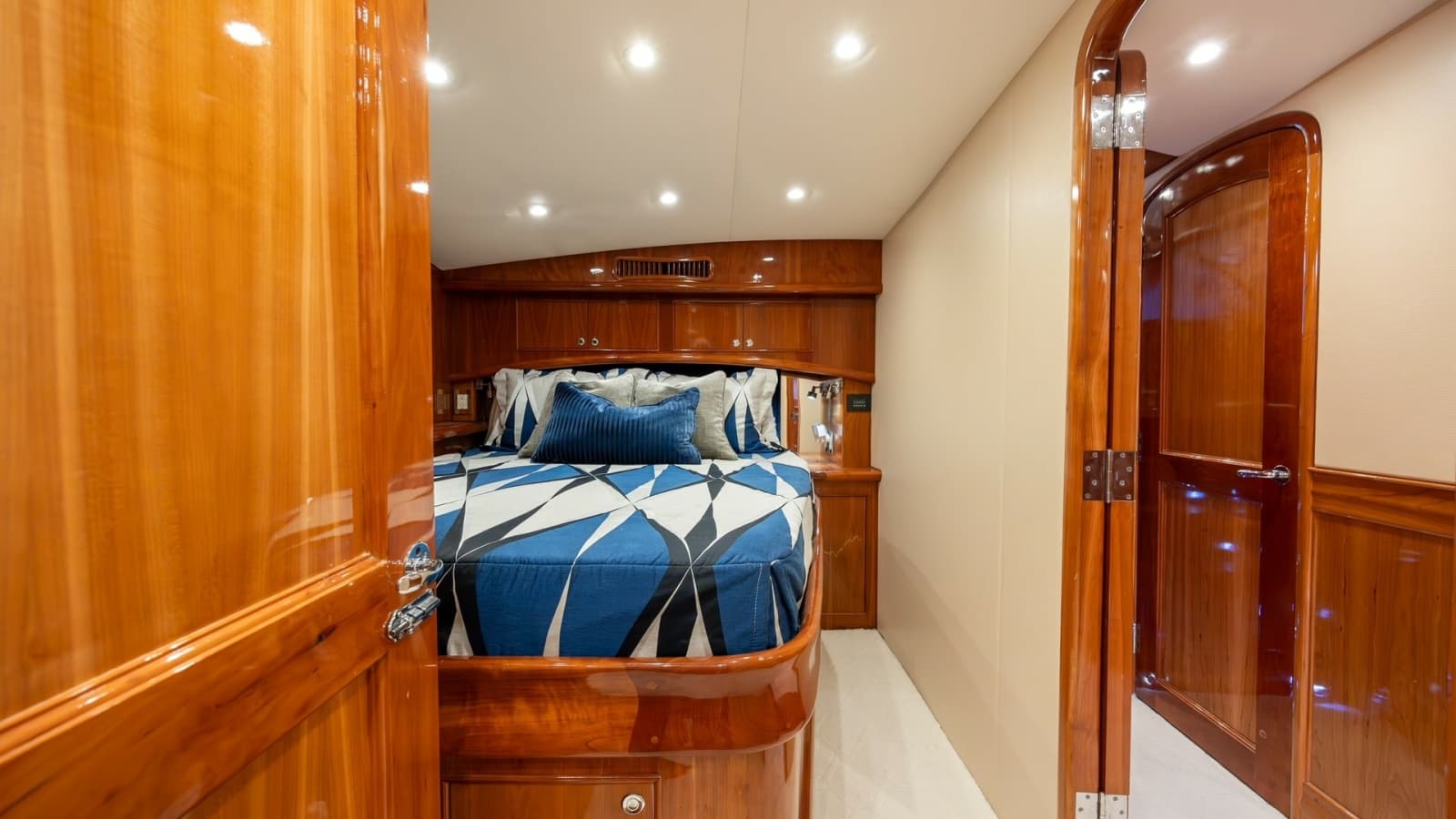 2008 Winter Custom Yachts 62 Sportfish - Photo 13