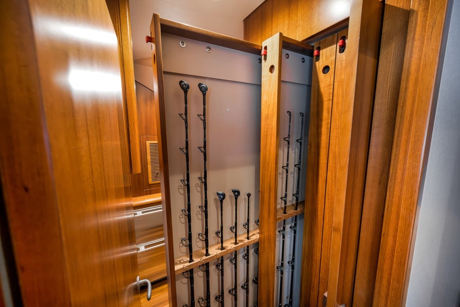 2021 Weaver 75 Convertible - Photo 31