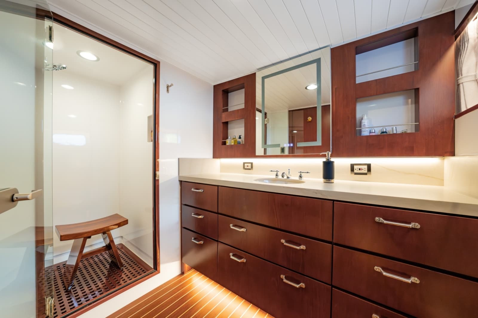 1971 Feadship 101 - Photo 70