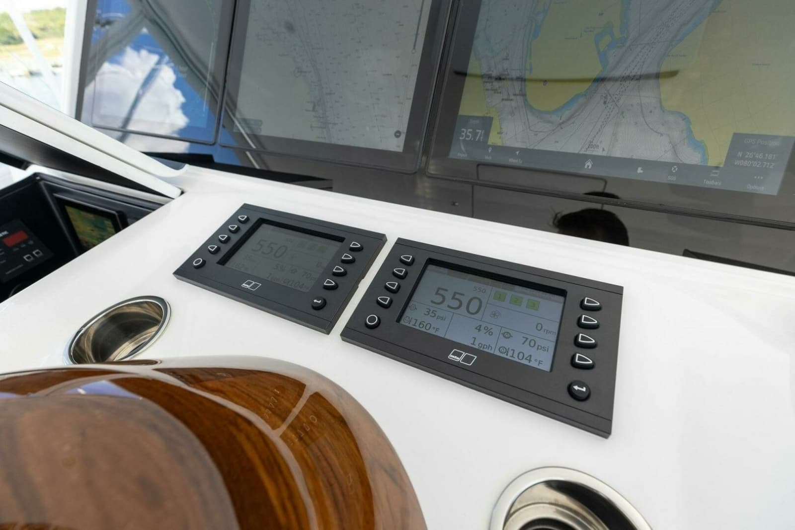 2026 Viking 82 Convertible - Photo 205