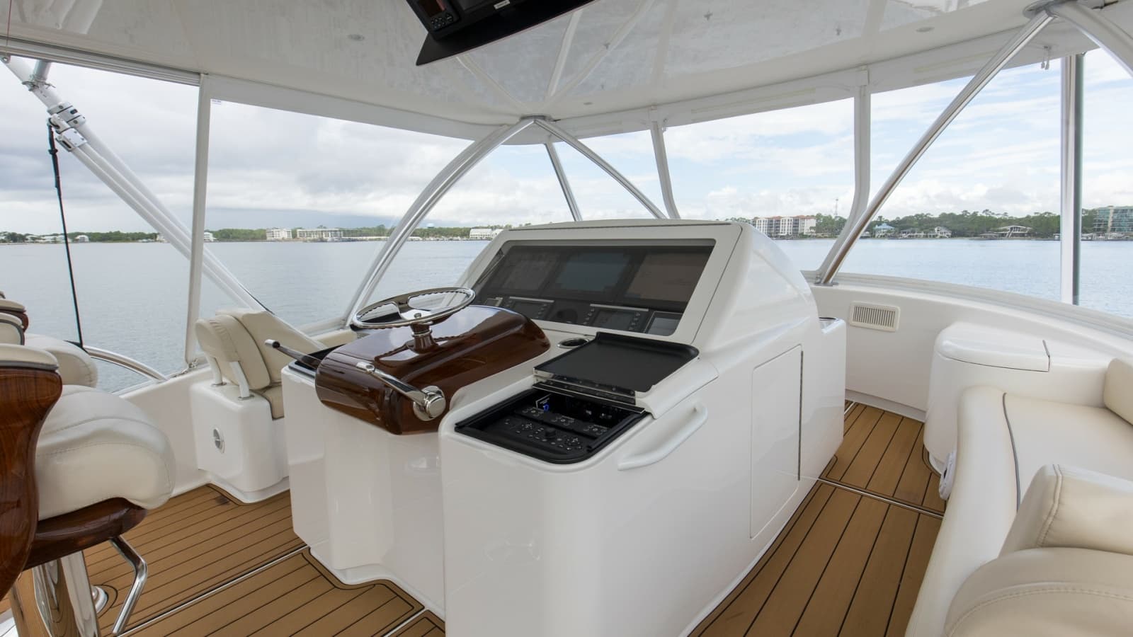2022 Viking 58 Convertible - Photo 29
