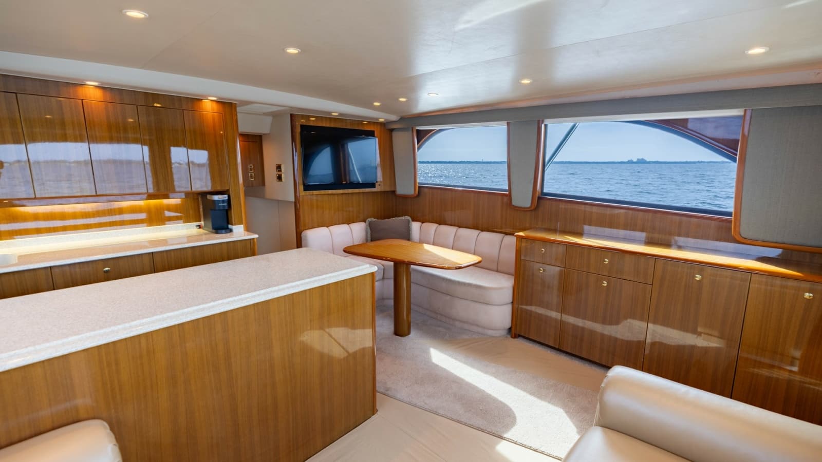2007 Viking 45 Convertible - Photo 11
