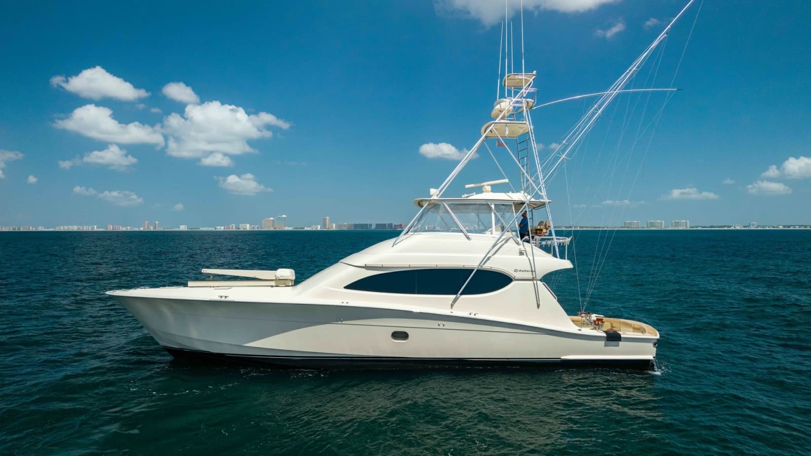 2007 Hatteras 68 Convertible - Photo 54