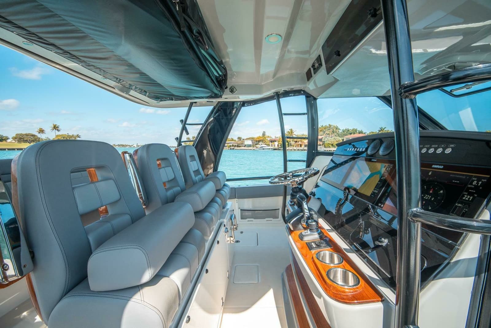 2023 Boston Whaler 420 Outrage - Photo 15